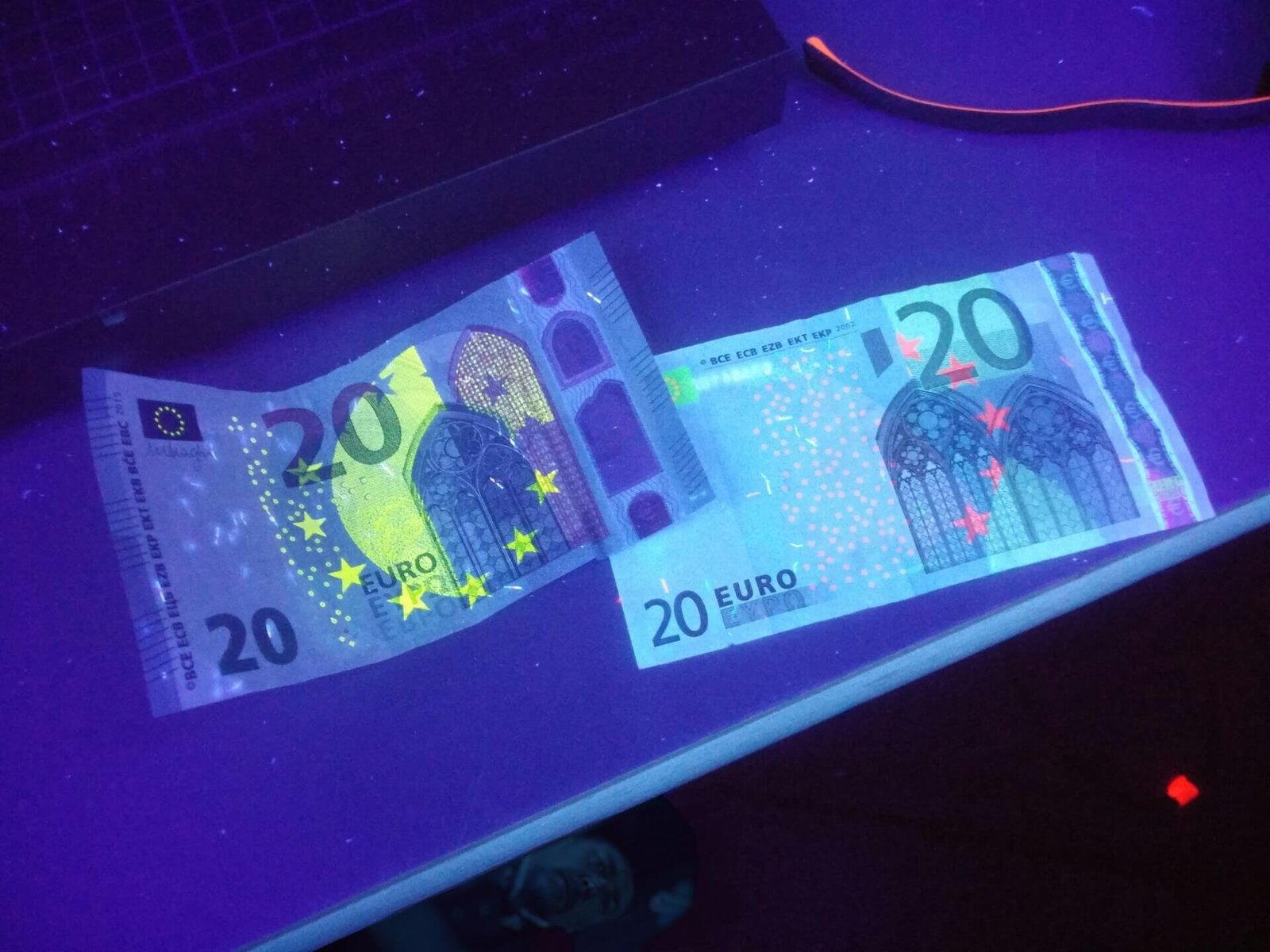 counterfeit Euro notes